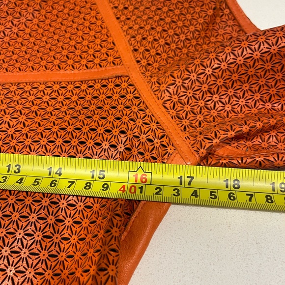 RARE $1150 Veronica Beard laser cut Leather Dress Full Zipper Short Sleeve Sz 4 - Picture 13 of 16